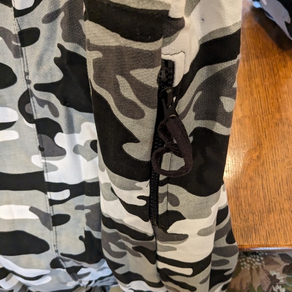 Girls footless onesies, desert print, one size - Picture 3 of 4